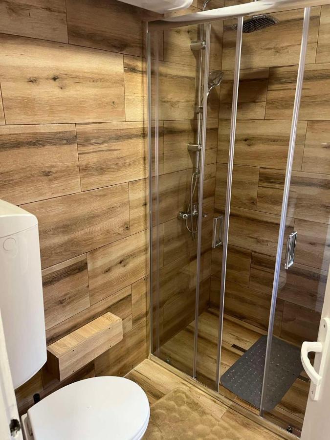 Apartman Petrov Donji Milanovac Buitenkant foto