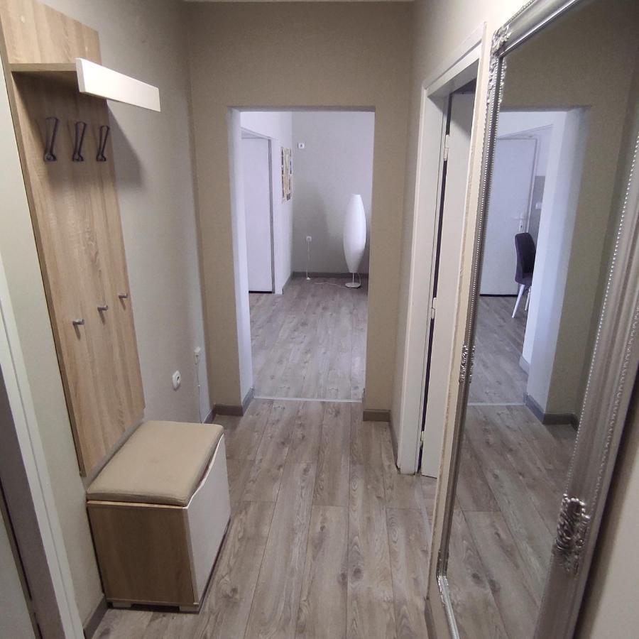 Apartman Petrov Donji Milanovac Buitenkant foto