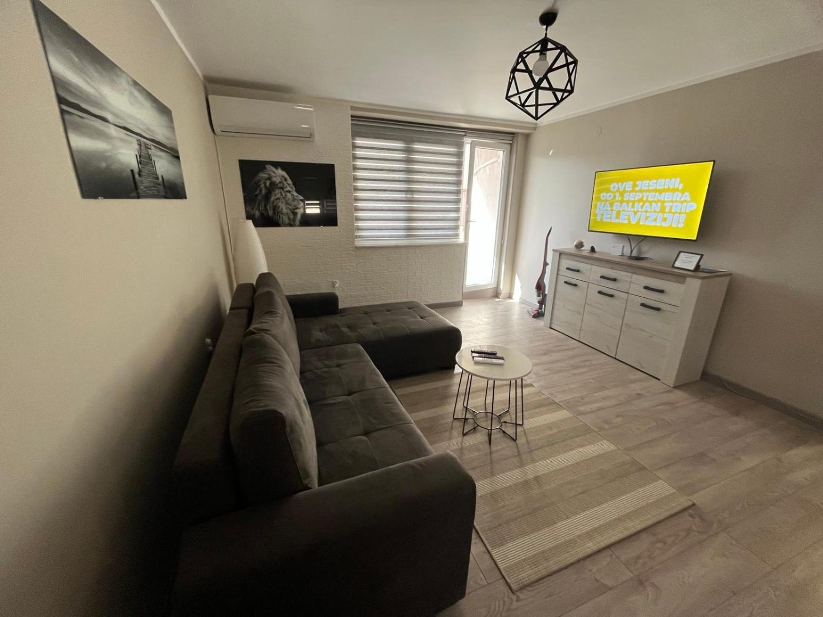Apartman Petrov Donji Milanovac Buitenkant foto