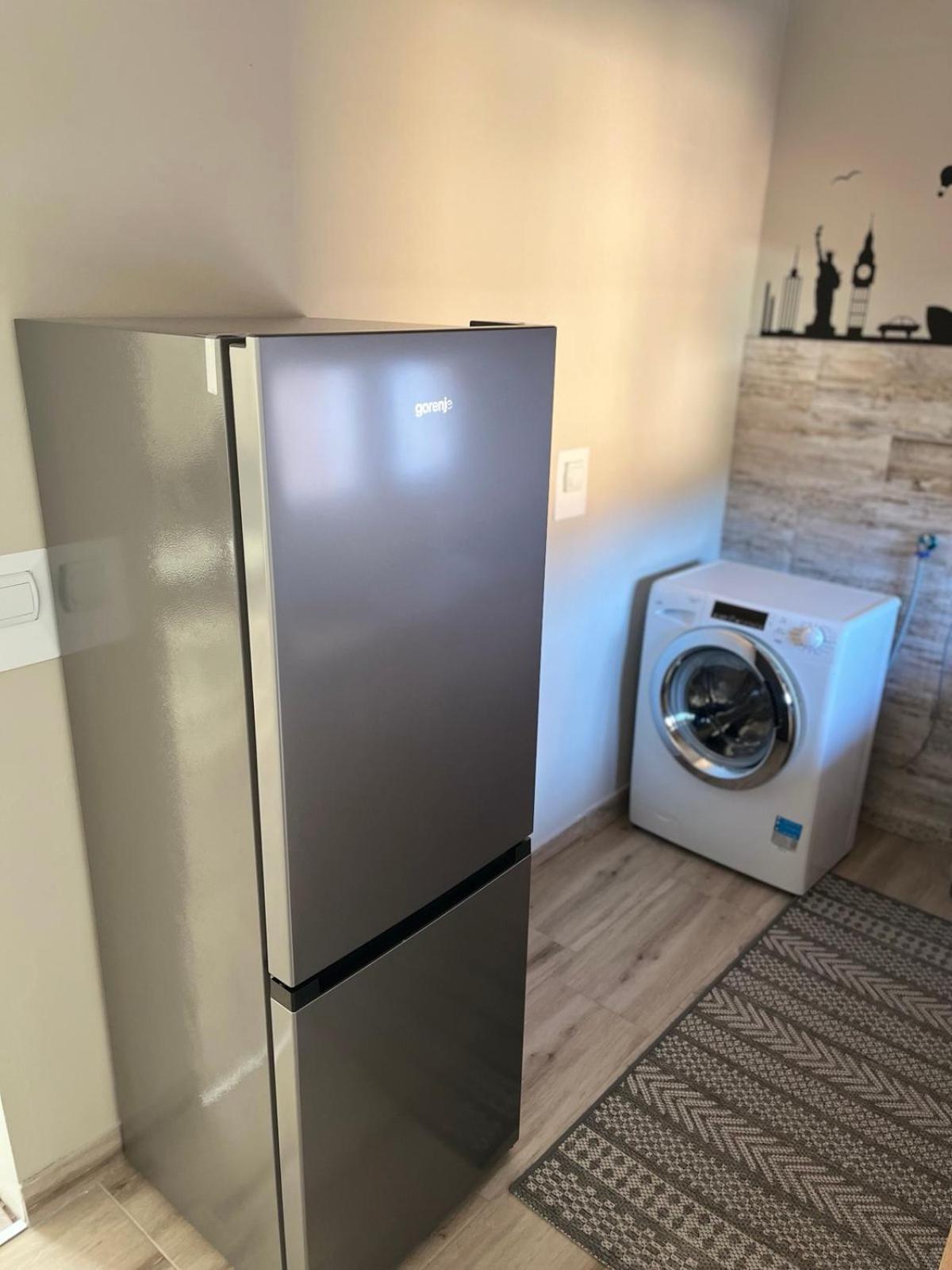 Apartman Petrov Donji Milanovac Buitenkant foto